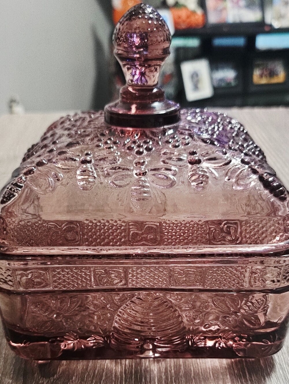 RARE Vint. Amethyst/Plum Tiara Indiana Glass Honey Bee Honeycomb Dish w/ lid